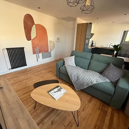 Chez Eugene, Neuf Apartment